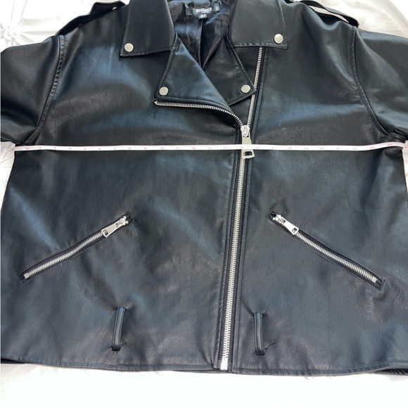 Missguided + Black Biker Jacket - Picture 12 of 12